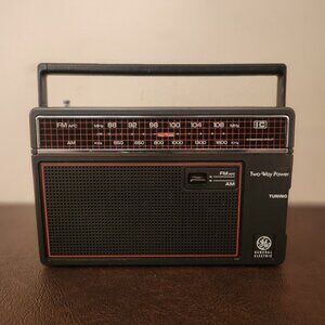 VINTAGE  -GENERAL ELECTRIC FM/AM - Portable Radio w/ 2 Way Power 72660D-